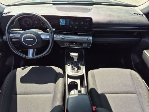 Used 2025 Hyundai Kona SEL AWD/4WD image 12