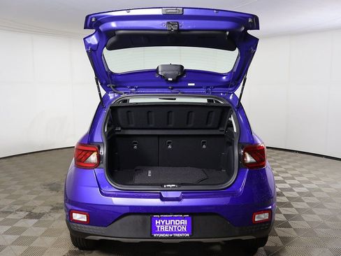 Certified 2025 Hyundai Venue Limited FWD image 14
