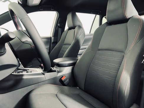 Used 2025 Toyota RAV4 SE image 9