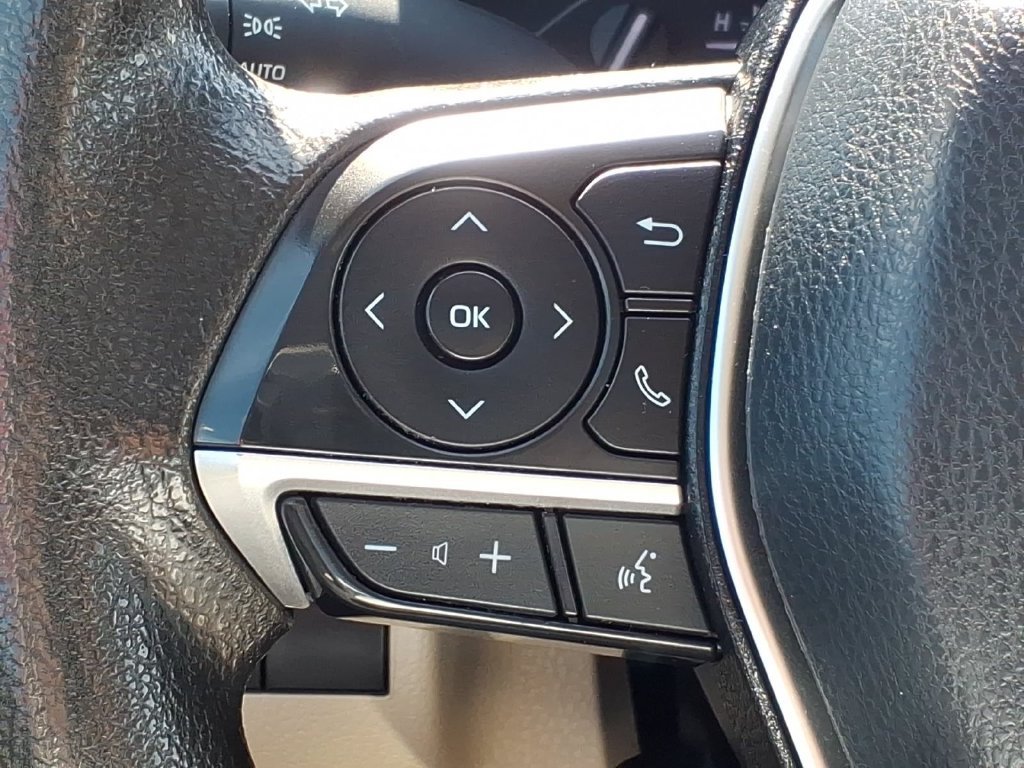 Used 2022 Toyota Camry LE FWD image 11