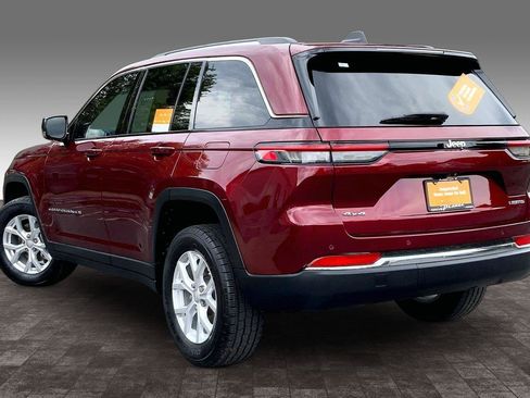 Certified 2023 Jeep Grand Cherokee Limited w/ Trailer Tow Prep Group (B) AWD/4WD image 11