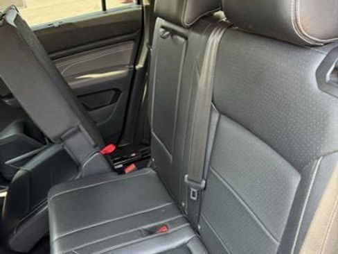 Used 2021 Volkswagen Atlas SE image 11