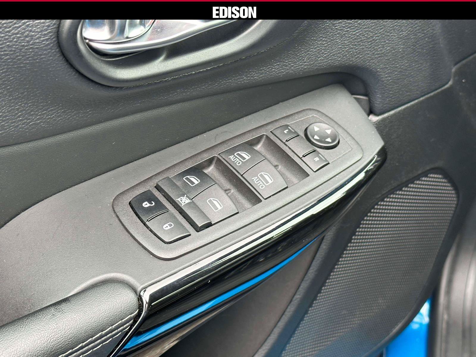 Used 2023 Jeep Cherokee Altitude Lux AWD/4WD image 16