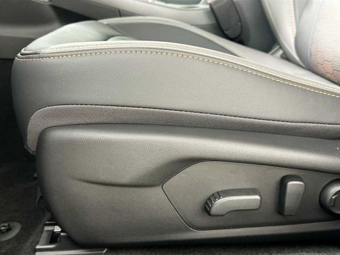 New 2025 Subaru Crosstrek 2.5i Limited w/ Popular Package #3A image 17