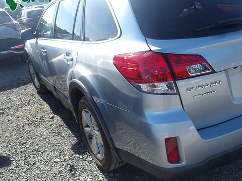 Used 2014 Subaru Outback 2.5i Limited AWD/4WD image 2