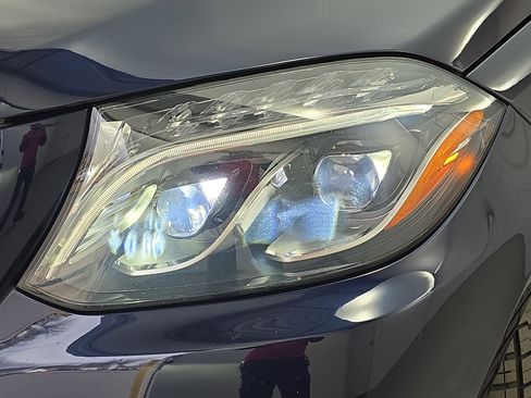 Used 2019 Mercedes-Benz GLS 450 4MATIC image 33