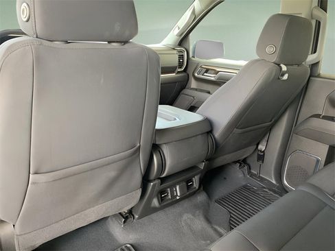 Used 2024 GMC Sierra 1500 SLE image 32