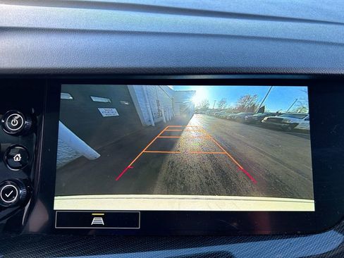 Used 2023 Buick Envision Essence FWD image 18