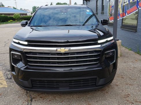 Used 2025 Chevrolet Traverse LT w/ Enhanced Driving Package AWD/4WD image 23