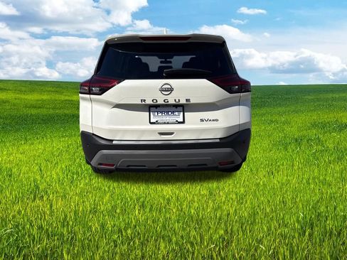 Used 2023 Nissan Rogue SV image 6
