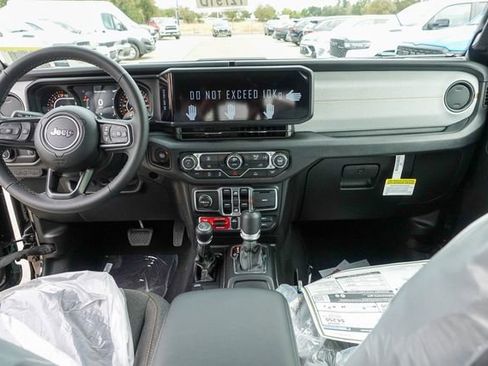 New 2025 Jeep Gladiator Willys image 26