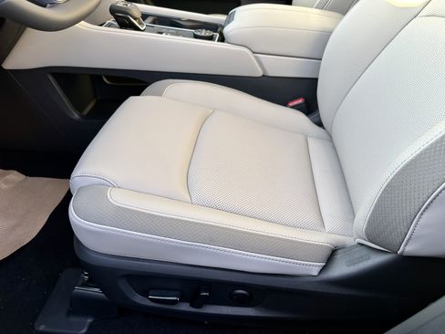 New 2026 Nissan Pathfinder SL image 29