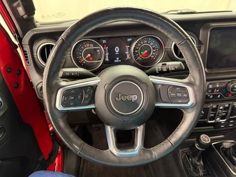 Used 2019 Jeep Wrangler Unlimited Sahara w/ Dual Top Group AWD/4WD image 22