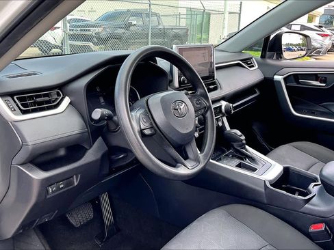 Used 2025 Toyota RAV4 XLE image 16