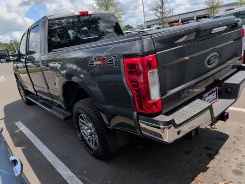 Used 2018 Ford F350 Lariat w/ Lariat Value Package AWD/4WD image 3