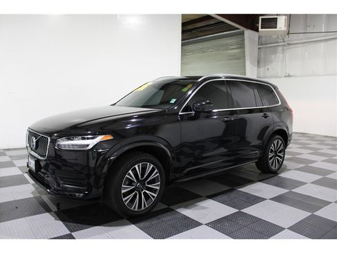 Used 2021 Volvo XC90 T5 Momentum w/ Protection Package Premier image 7