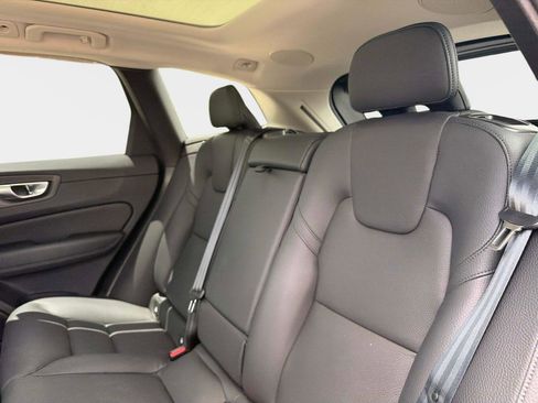 Used 2023 Volvo XC60 B5 Plus w/ Climate Package FWD image 15