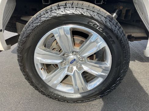 Used 2016 Ford F150 Lariat w/ Equipment Group 501A Mid image 11