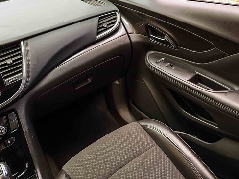 Used 2022 Buick Encore Preferred image 18