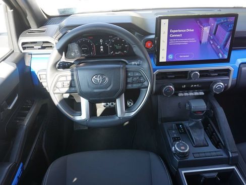 Used 2025 Toyota Tacoma TRD Sport AWD/4WD image 6