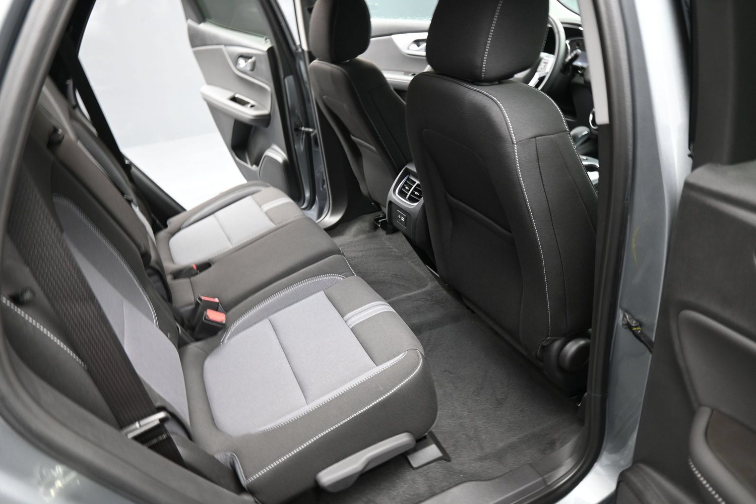 Used 2026 Chevrolet Blazer LT FWD image 19