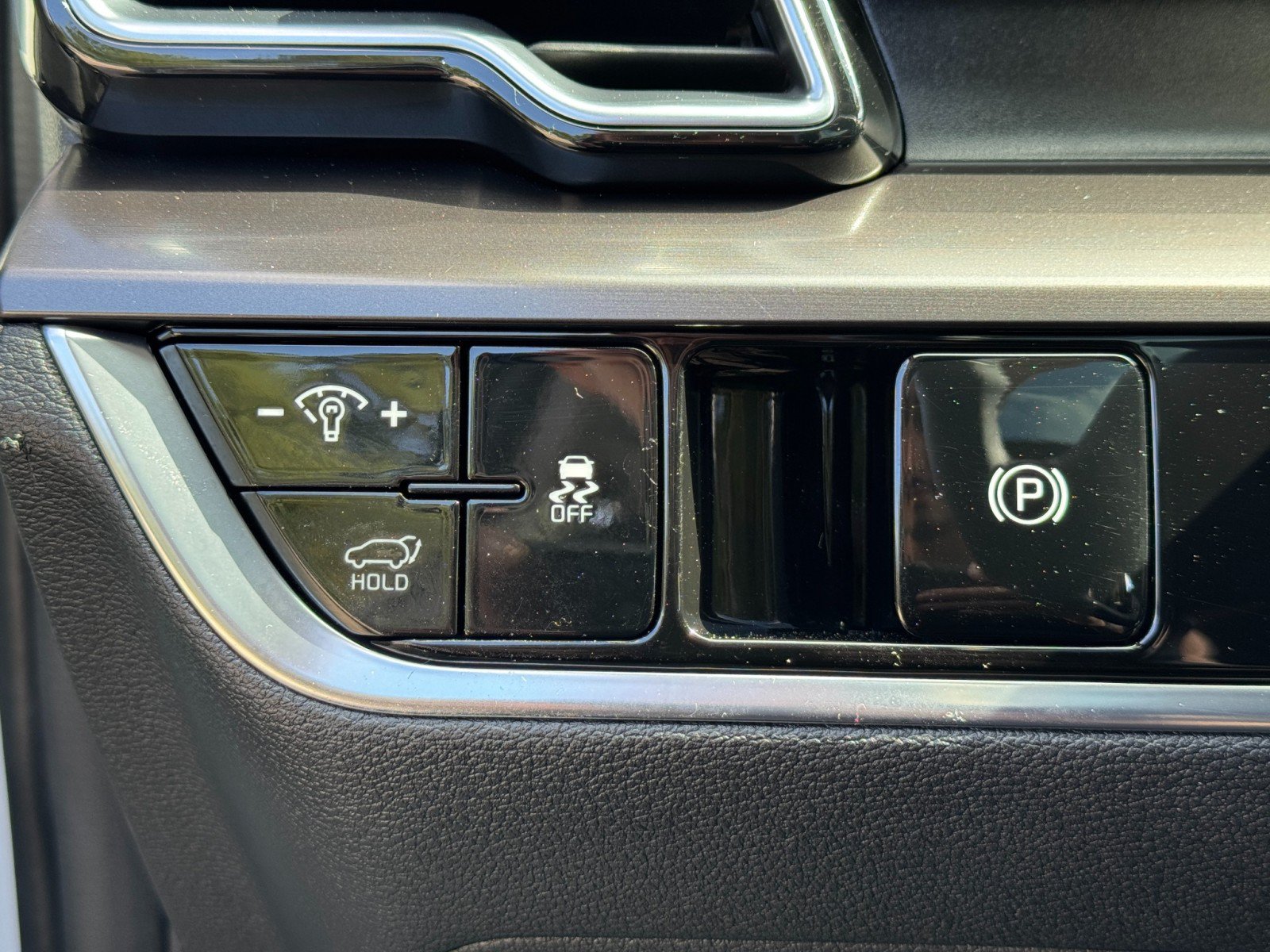 Used 2025 Kia Sportage EX w/ Premium Package FWD image 17