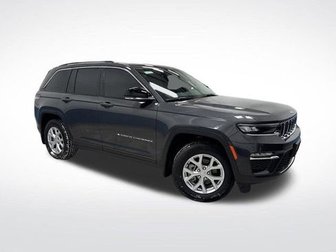 Used 2023 Jeep Grand Cherokee Limited w/ Luxury Tech Group II image 42