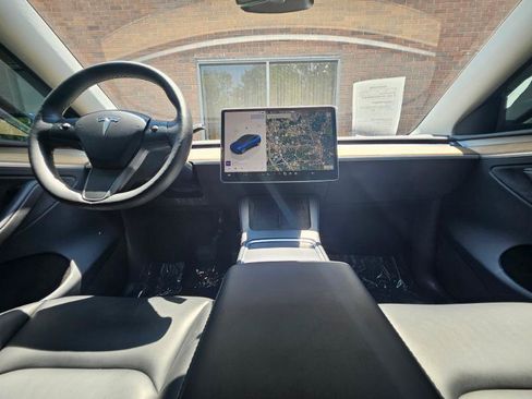 Used 2023 Tesla Model Y Long Range AWD/4WD image 41
