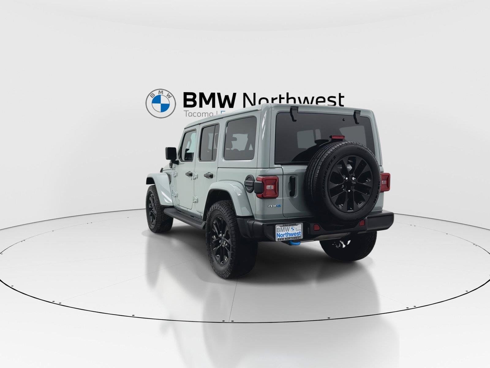 Used 2024 Jeep Wrangler Unlimited Sahara AWD/4WD image 13