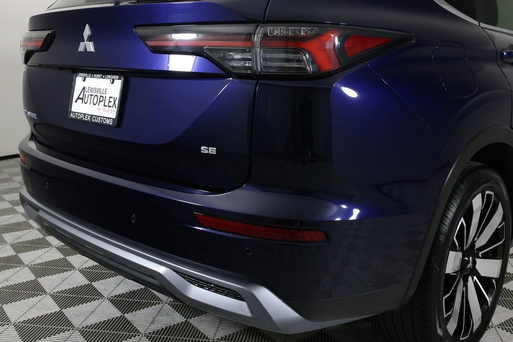 Used 2025 Mitsubishi Outlander SE FWD image 44