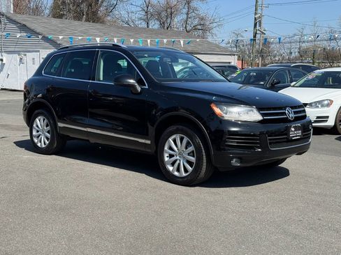 Used 2012 Volkswagen Touareg Sport AWD/4WD image 16
