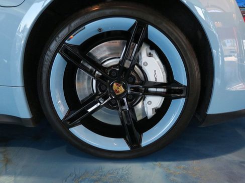 Used 2022 Porsche Taycan image 32