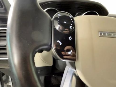 Used 2020 Land Rover Discovery SE AWD/4WD image 24