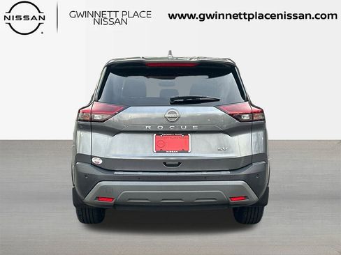 Used 2022 Nissan Rogue SV image 6