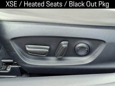 Used 2022 Toyota Camry XSE w/ Carpet Mat Package (TMS) FWD image 18