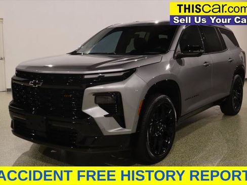 Used 2025 Chevrolet Traverse RS w/ LPO, Cargo Package FWD image 4