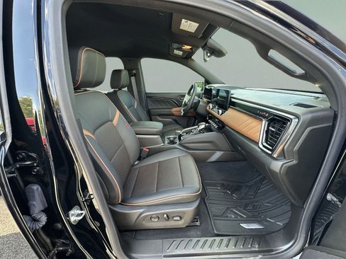 Used 2026 GMC Canyon AT4 w/ AT4 Premium Package AWD/4WD image 35