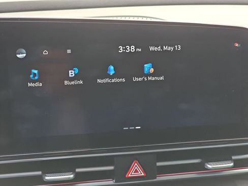 Used 2022 Hyundai Elantra Limited FWD image 23