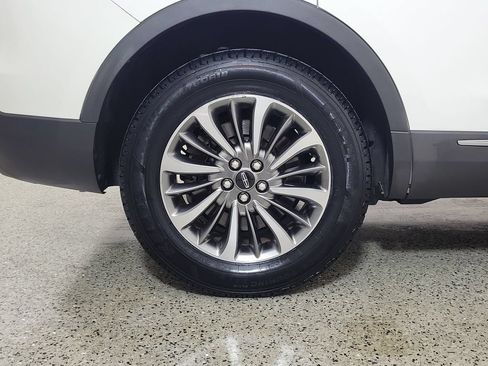 Used 2023 Lincoln Nautilus AWD image 5