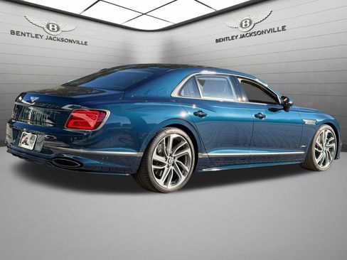 Used 2025 Bentley Flying Spur Plug-In Hybrid AWD/4WD image 11