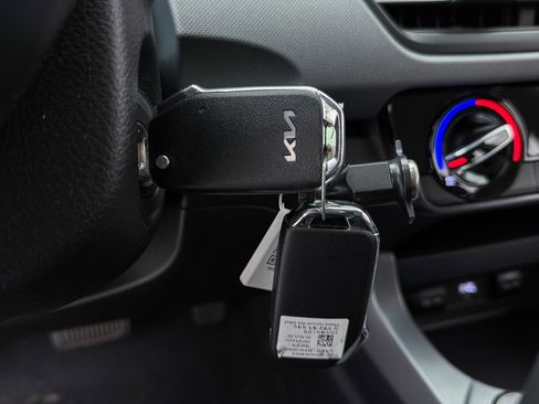 Certified 2024 Kia Seltos LX image 25