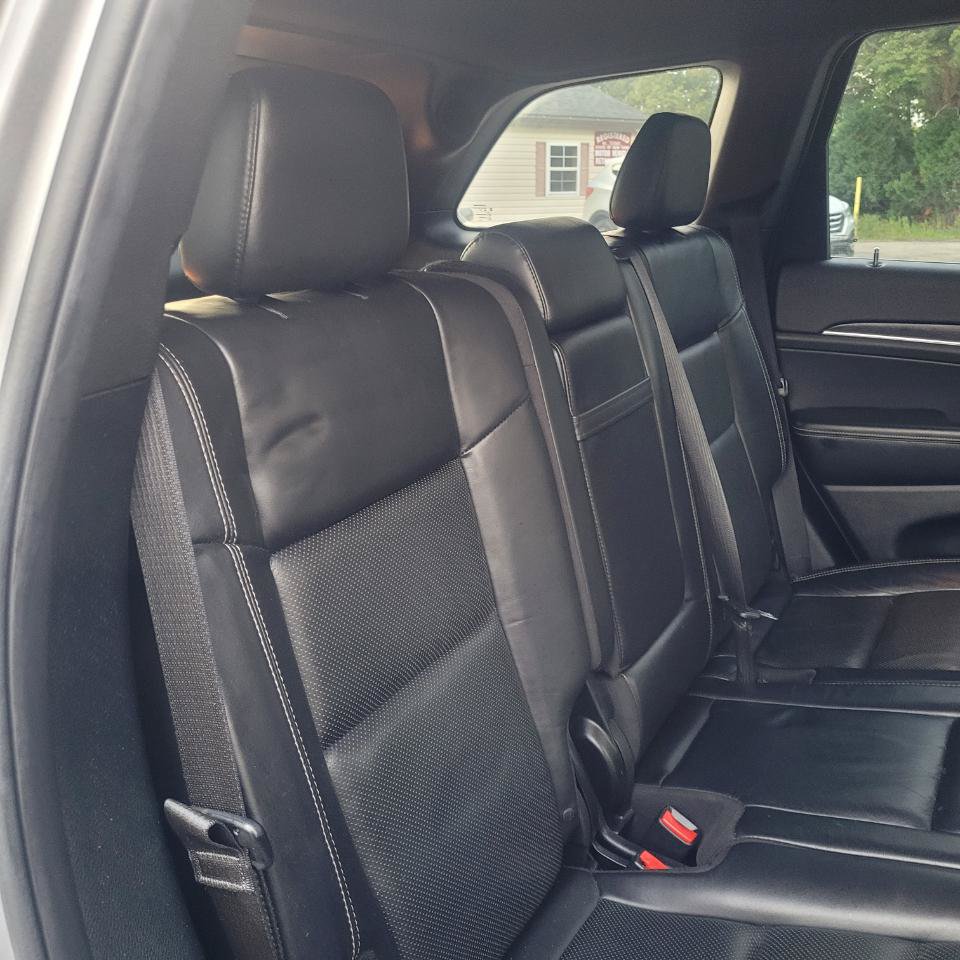 Used 2017 Jeep Grand Cherokee Limited w/ Luxury Group II AWD/4WD image 30