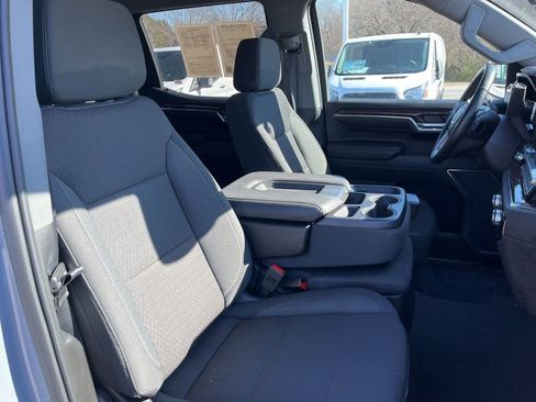 Used 2024 GMC Sierra 1500 SLE image 15