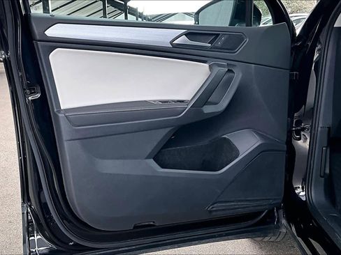 Used 2022 Volkswagen Tiguan S image 20