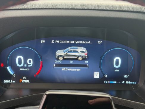 Used 2025 Ford Explorer ST-Line w/ ST-Line Street Pack image 16