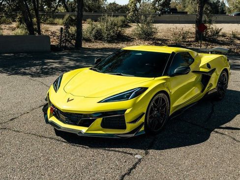 Used 2024 Chevrolet Corvette Z06 RWD image 13