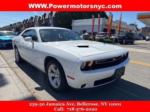 Used 2023 Dodge Challenger SXT image 7