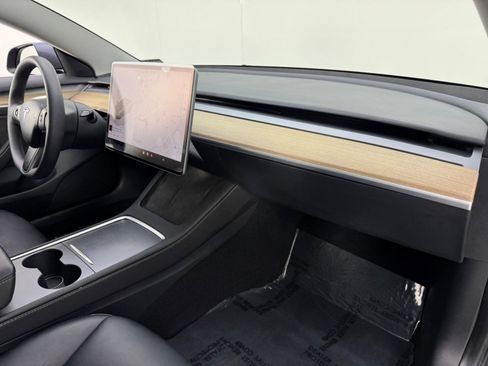 Used 2023 Tesla Model 3 Standard Range image 15