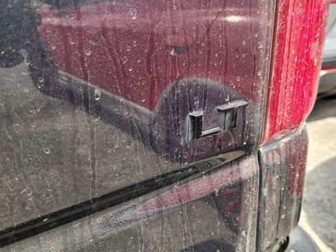 Used 2021 Chevrolet Silverado 1500 LT w/ Convenience Package II image 9