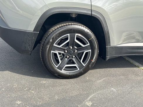 New 2026 Jeep Cherokee Laredo image 11